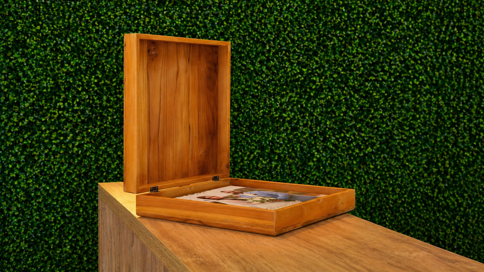 Box em Madeira Teca 30x30